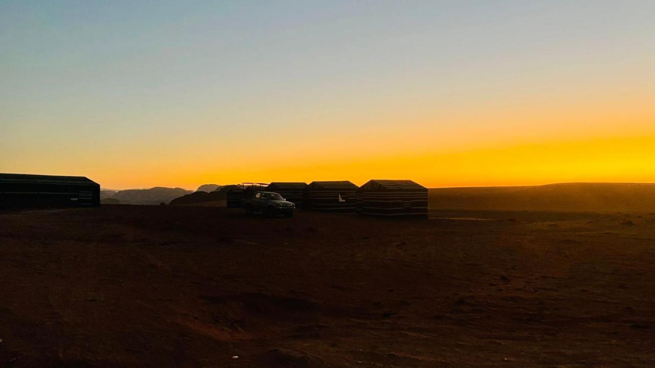 Stars Life Camp-Tour Hotel Wadi Rum Bagian luar foto