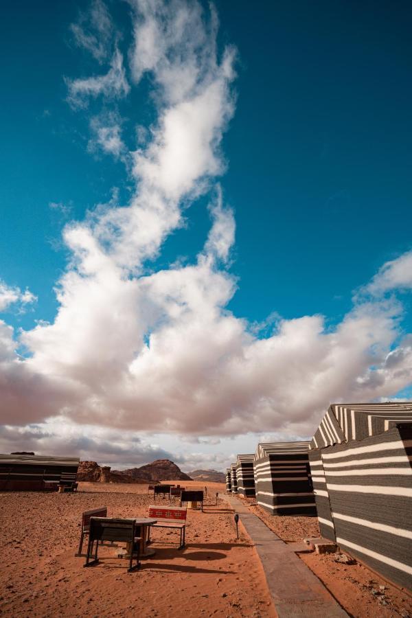 Stars Life Camp-Tour Hotel Wadi Rum Bagian luar foto