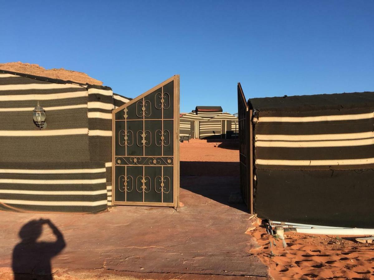 Stars Life Camp-Tour Hotel Wadi Rum Bagian luar foto