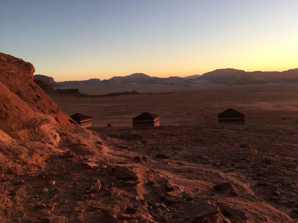 Stars Life Camp-Tour Hotel Wadi Rum Bagian luar foto