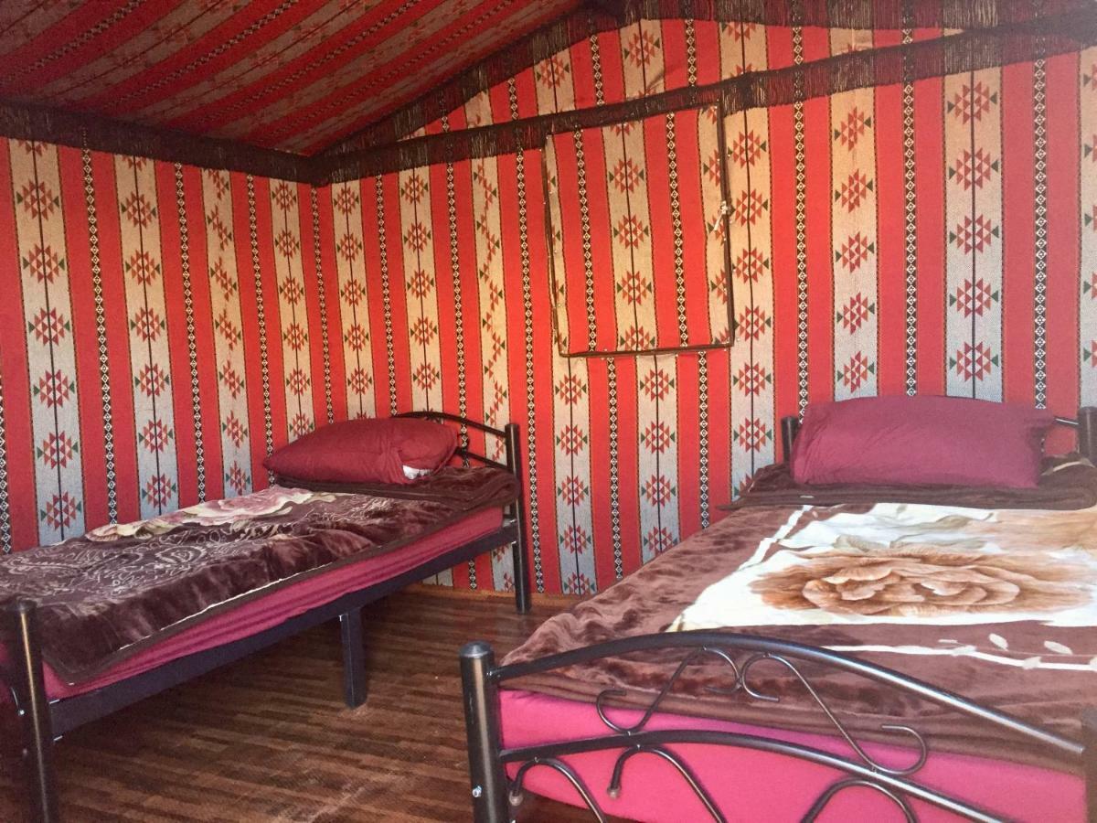 Stars Life Camp-Tour Hotel Wadi Rum Bagian luar foto