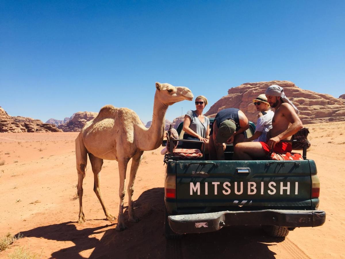 Stars Life Camp-Tour Hotel Wadi Rum Bagian luar foto
