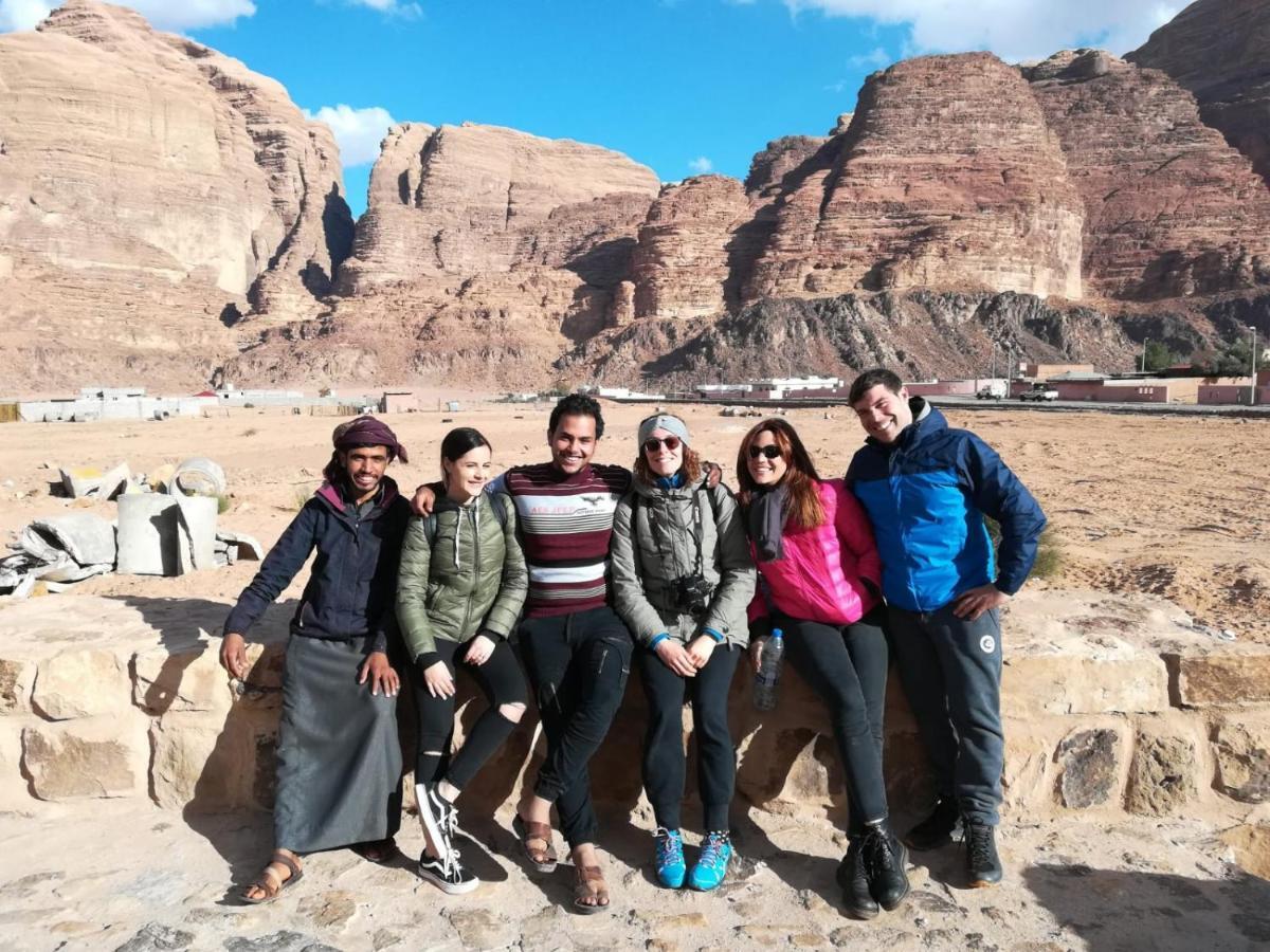 Stars Life Camp-Tour Hotel Wadi Rum Bagian luar foto