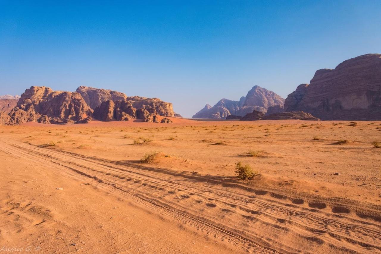 Stars Life Camp-Tour Hotel Wadi Rum Bagian luar foto